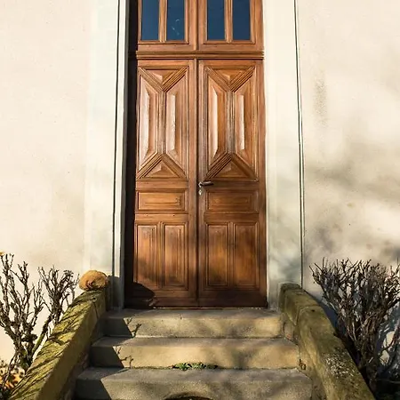 Le Bas Chitray Bed & Breakfast 4*