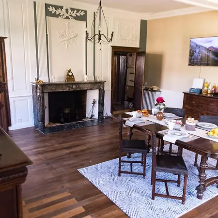 Le Bas Chitray Couette-café 4*