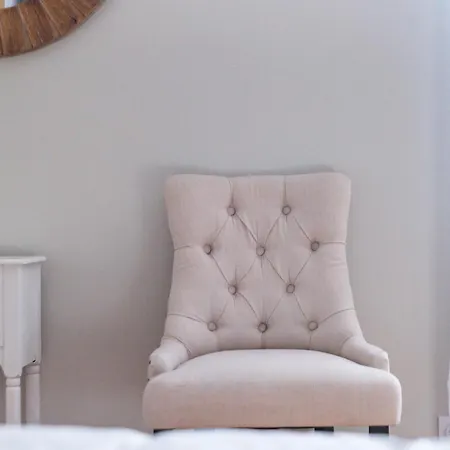 Nocleg ze śniadaniem Le Bas Chitray 4*