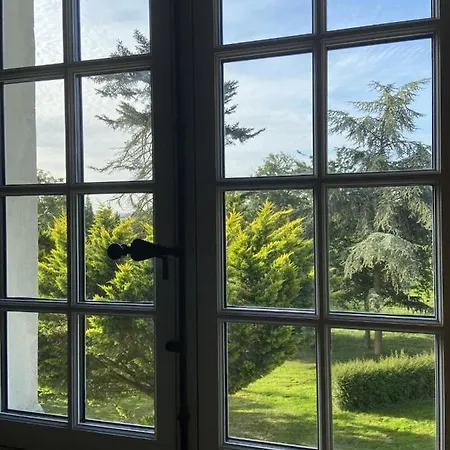 Nocleg ze śniadaniem Le Bas Chitray 4*