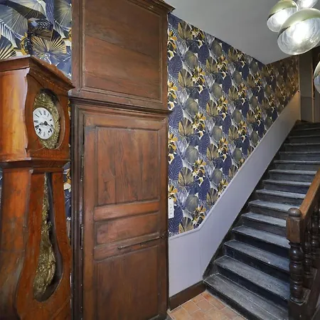 Le Bas Chitray Bed & Breakfast *