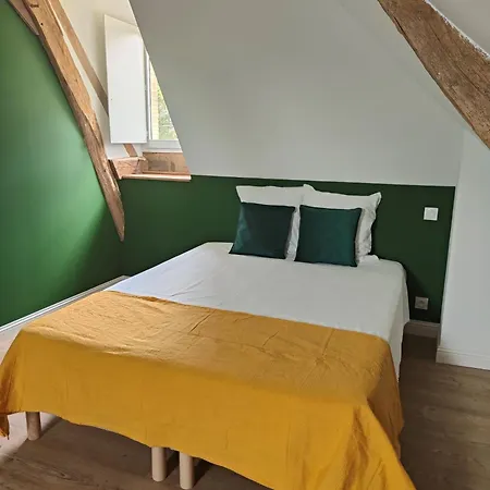 Le Bas Chitray Bed & Breakfast Ménil