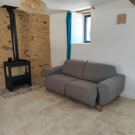 Le Bas Chitray Bed & Breakfast Ménil