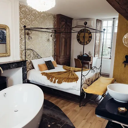 Le Bas Chitray Couette-café