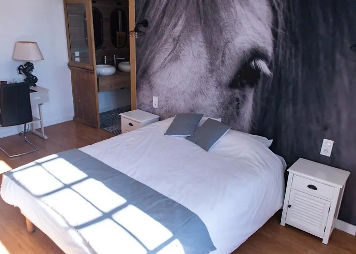 Le Bas Chitray 4* Menil