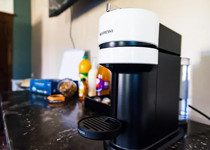 Le Bas Chitray Couette-café 4*