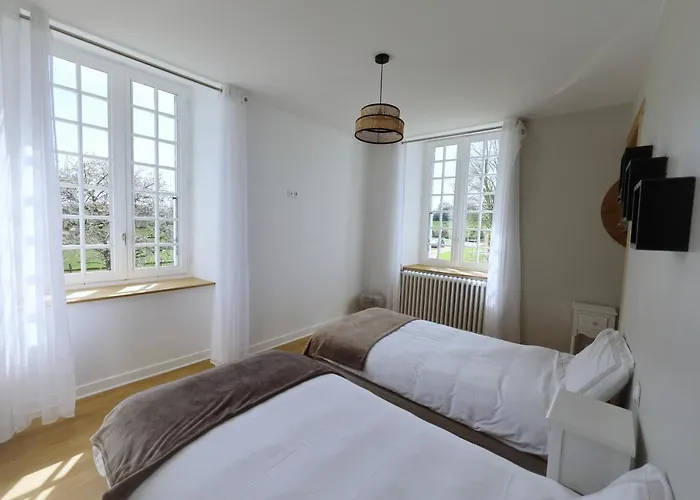 Couette-café Le Bas Chitray 4*