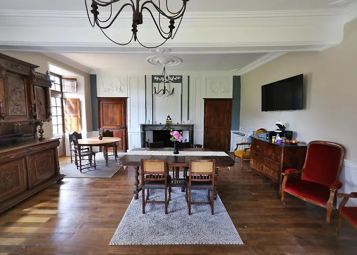 Le Bas Chitray Bed & Breakfast 4*