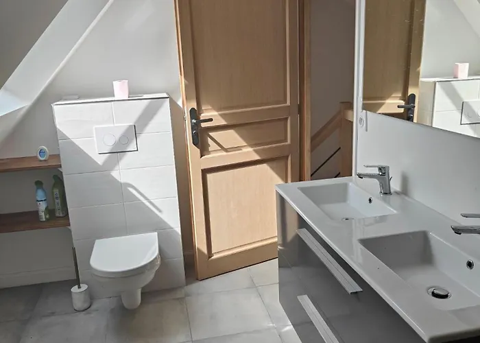 Le Bas Chitray Bed & Breakfast