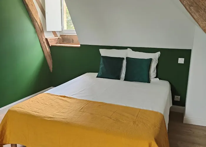 Le Bas Chitray Bed & Breakfast Ménil