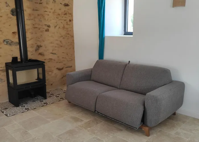 Le Bas Chitray Bed & Breakfast Ménil