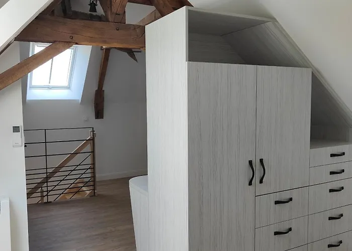 Le Bas Chitray Bed & Breakfast